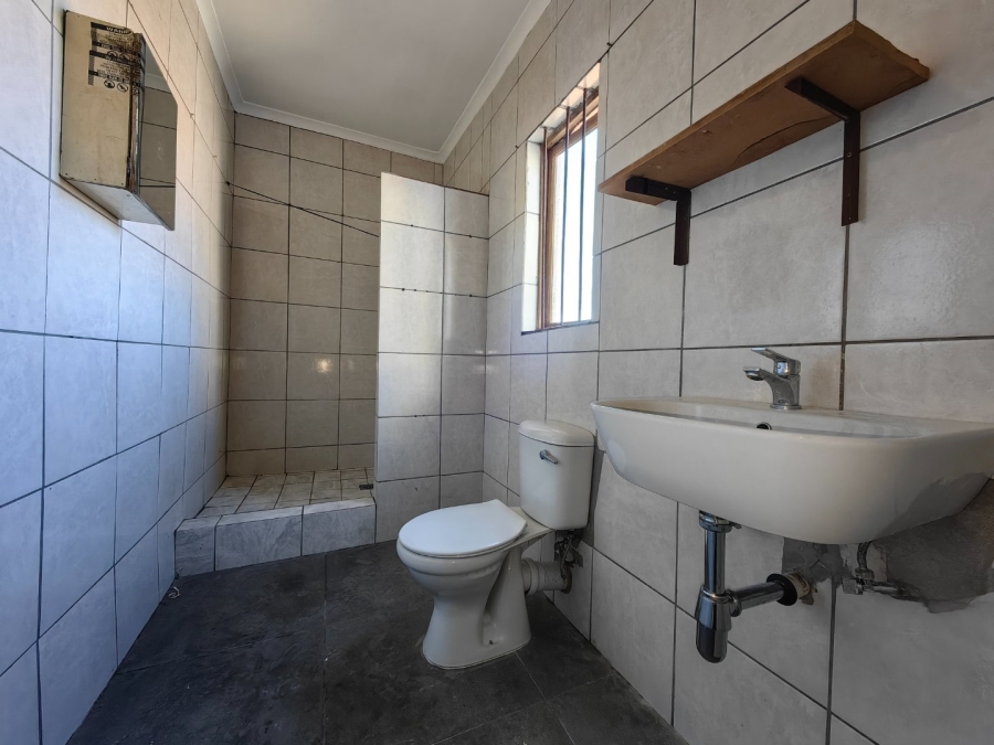 4 Bedroom Property for Sale in Lavender Hill Western Cape